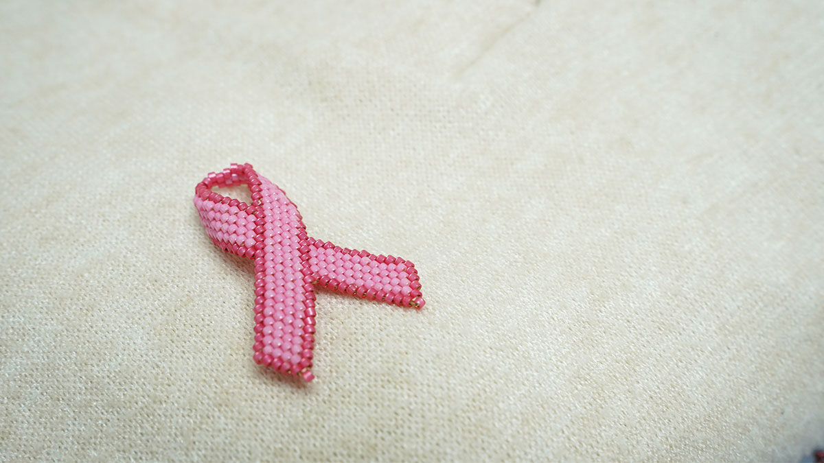 Schéma Broche Ruban Octobre Rose