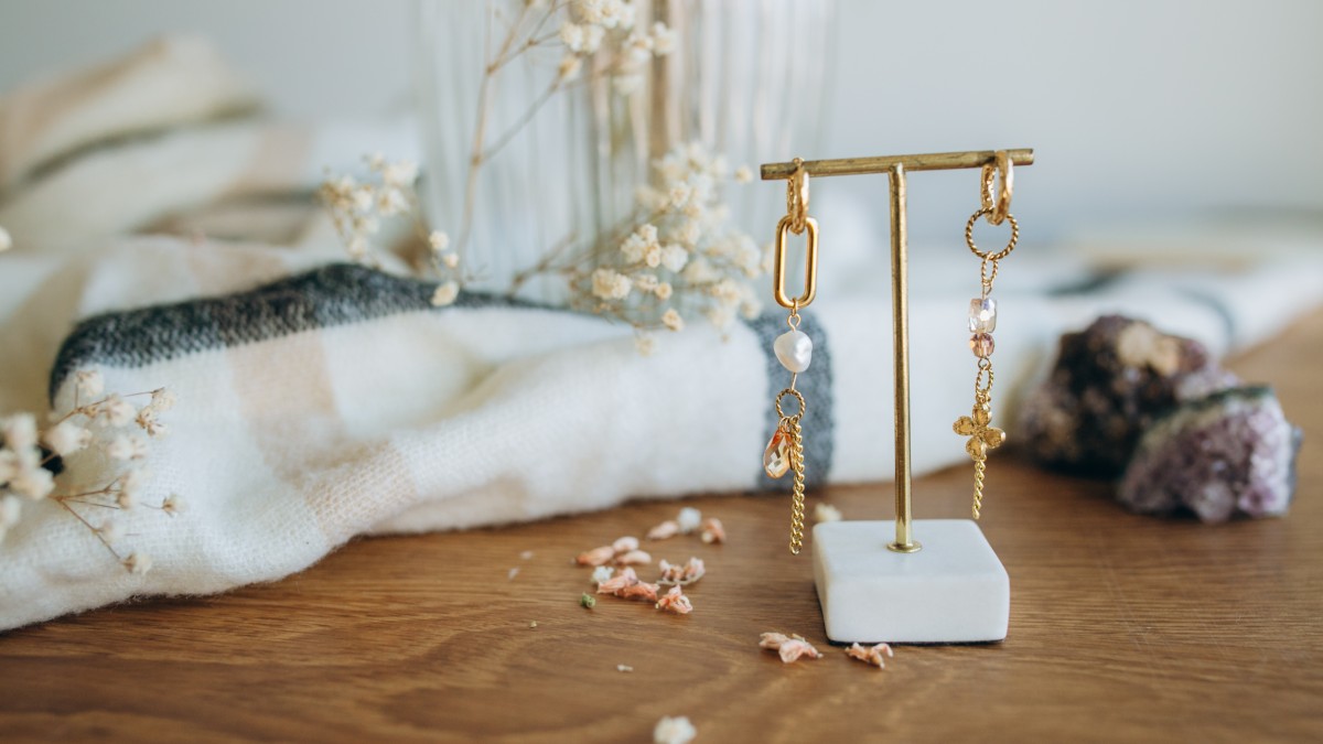 Boucles d'oreilles pendantes asymétriques porte-bonheur