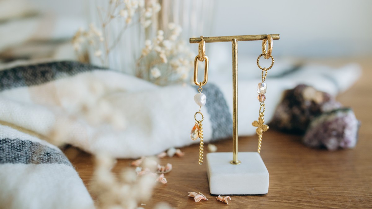 Schéma Boucles d'oreilles pendantes asymétriques porte-bonheur