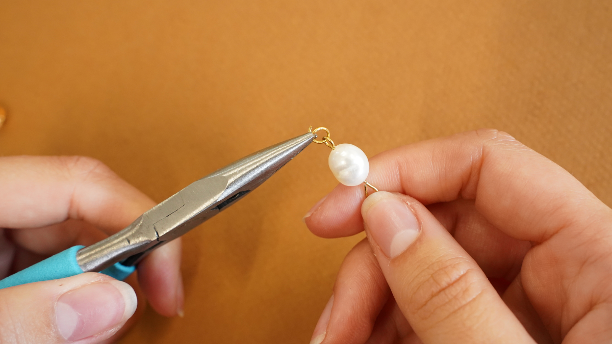 Boucles d'oreilles pendantes asymétriques porte-bonheur : Etape 8