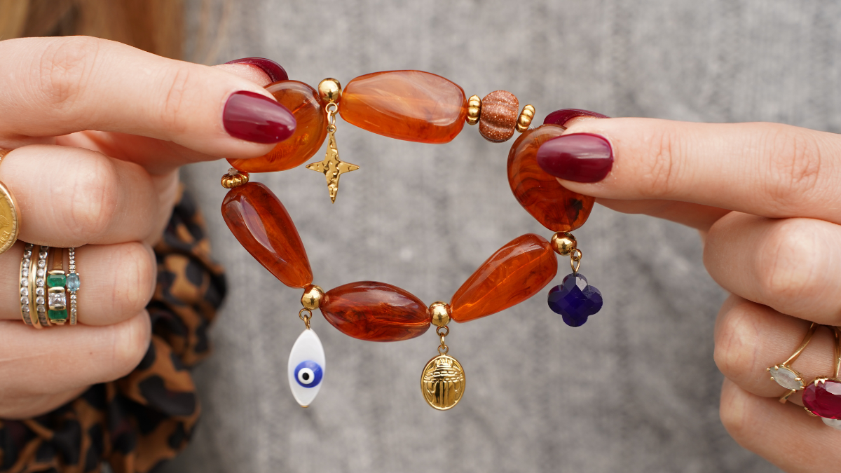 Schéma Bracelet perles en résine et breloques en acier inoxydable