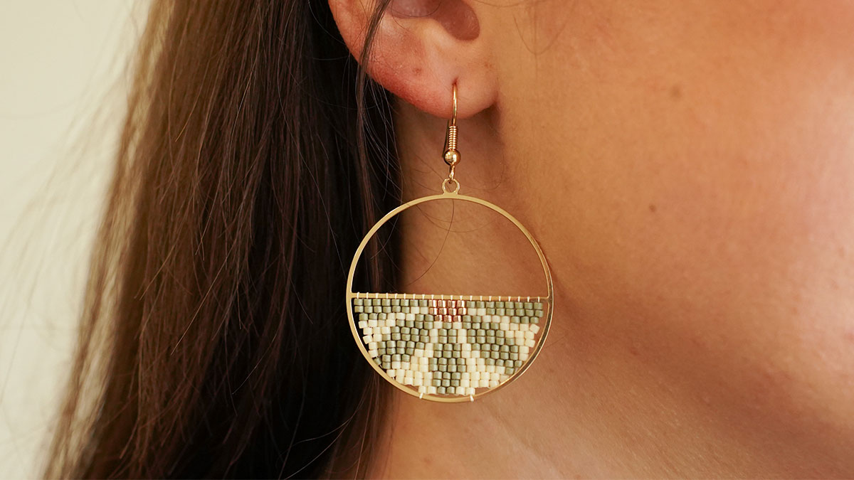 Schéma Boucles d'oreilles demi fleur en tissage