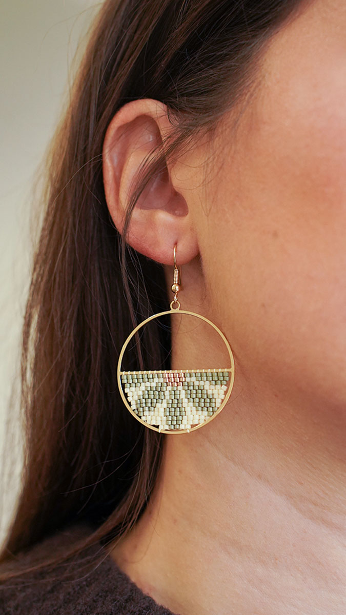 Schéma Boucles d'oreilles demi fleur en tissage