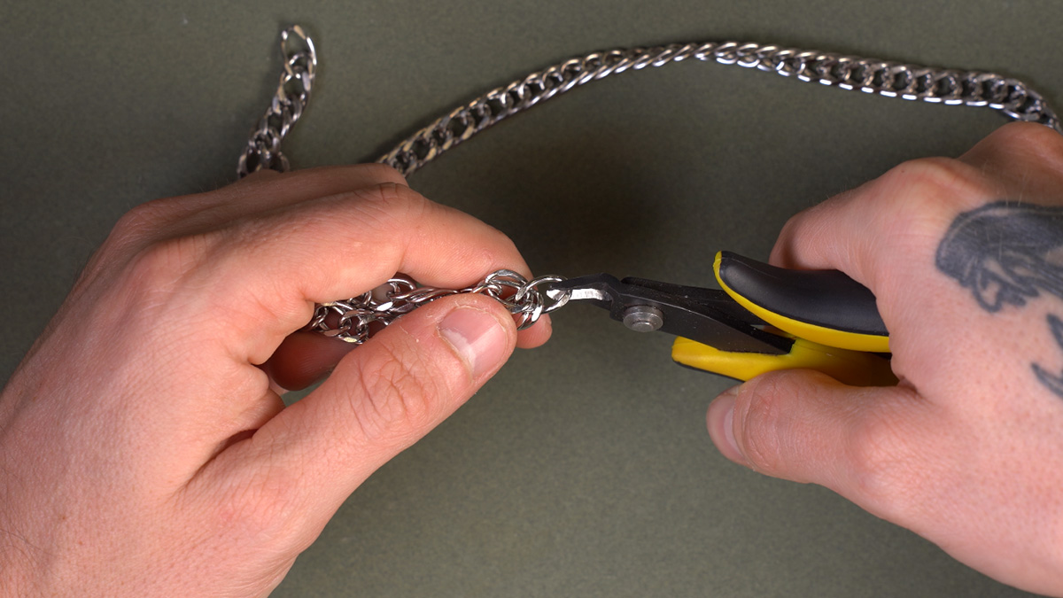 Collier de perles d'eau douce et chaîne gourmette : Etape 1 Collier de perles d'eau douce et chaîne gourmette : Etape 1