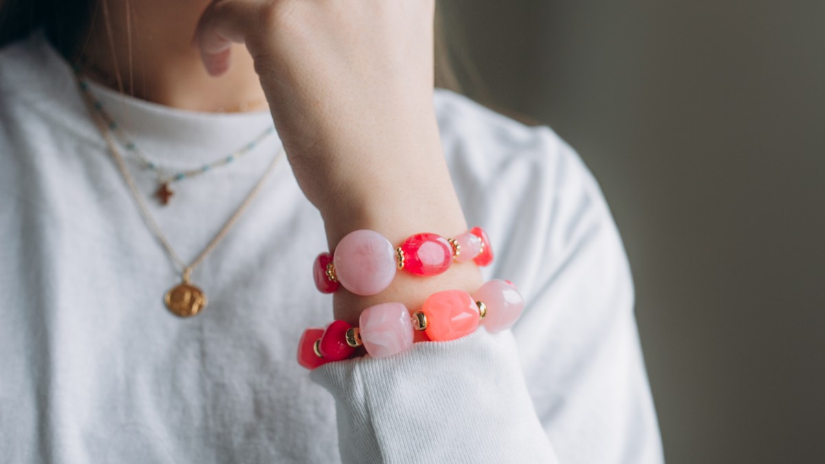 DIY Bracelet élastique avec perles roses
