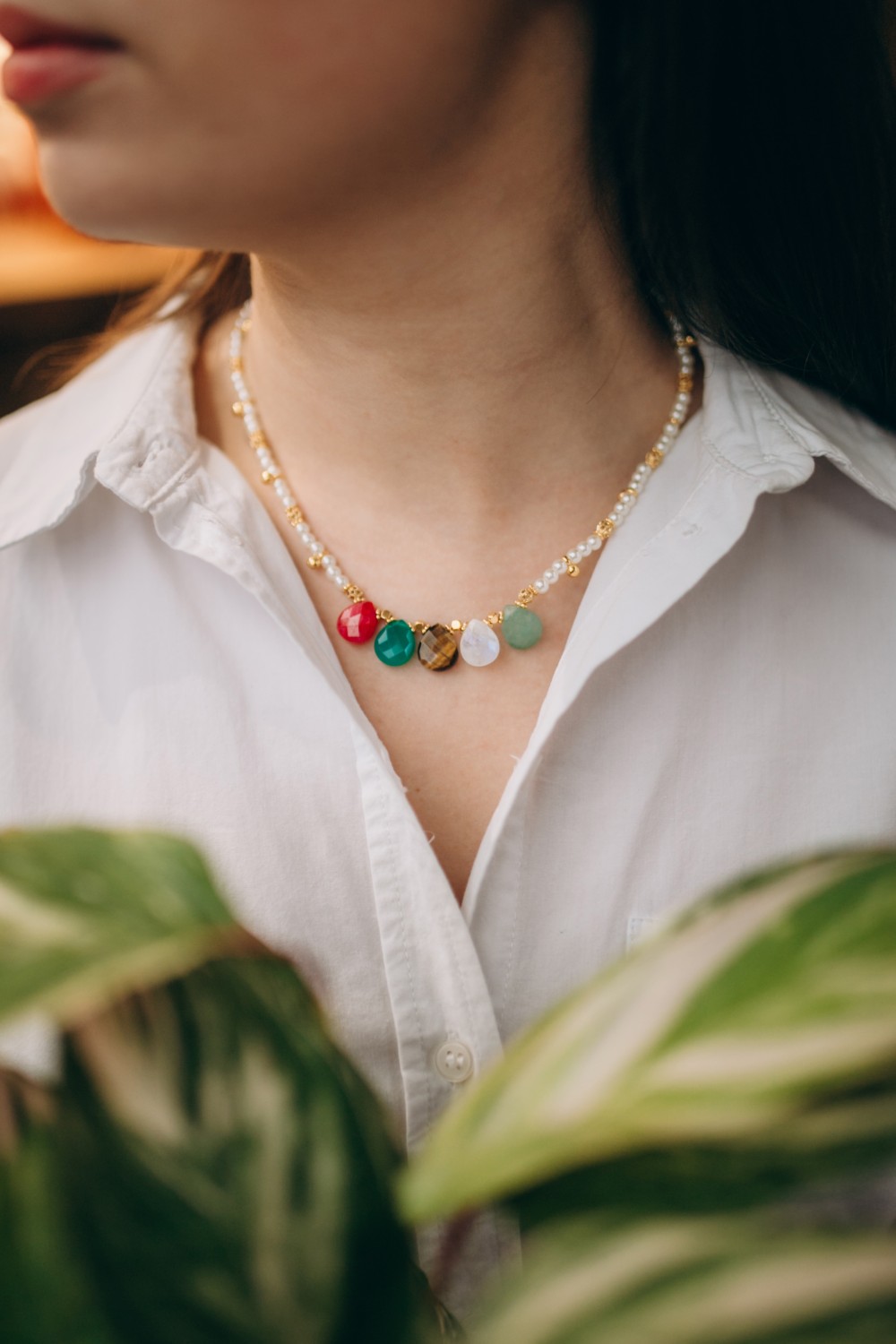 Schéma Collier pendentifs en pierre gemme et perles nacrées Schéma Collier pendentifs en pierre gemme et perles nacrées