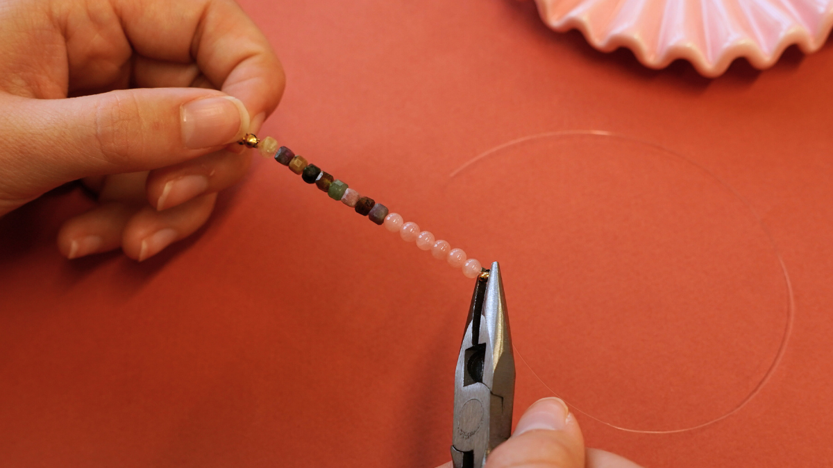 Boucles d'oreilles pendantes en pierre gemme : Etape 3