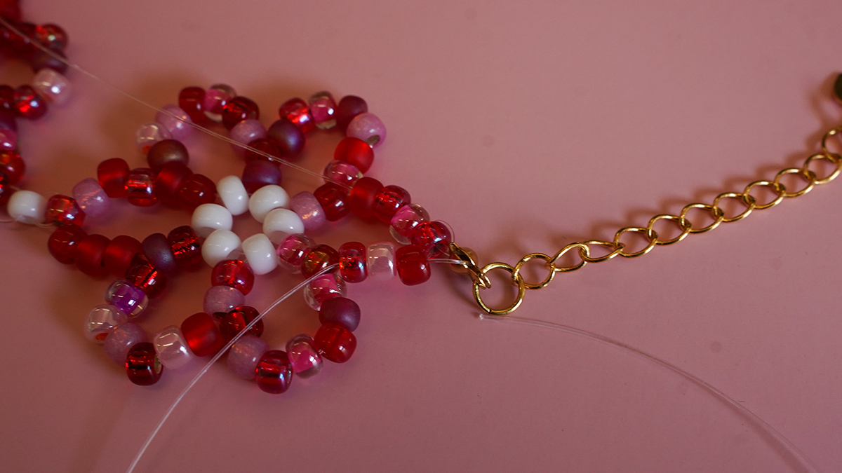 Collier fleurs en perles rocailles Miyuki 6/0 : Etape 12
