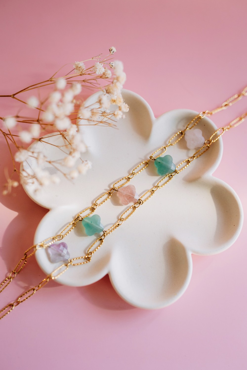 Schéma Collier double chaîne et perles trèfle en pierres naturelles