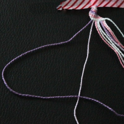 Bracelet brésilien facile avec un motif rayures : Etape 3