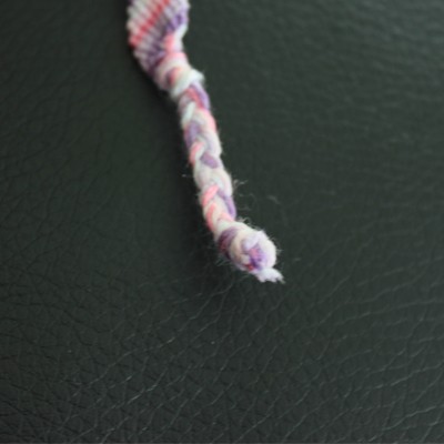 Bracelet brésilien facile avec un motif rayures : Etape 10