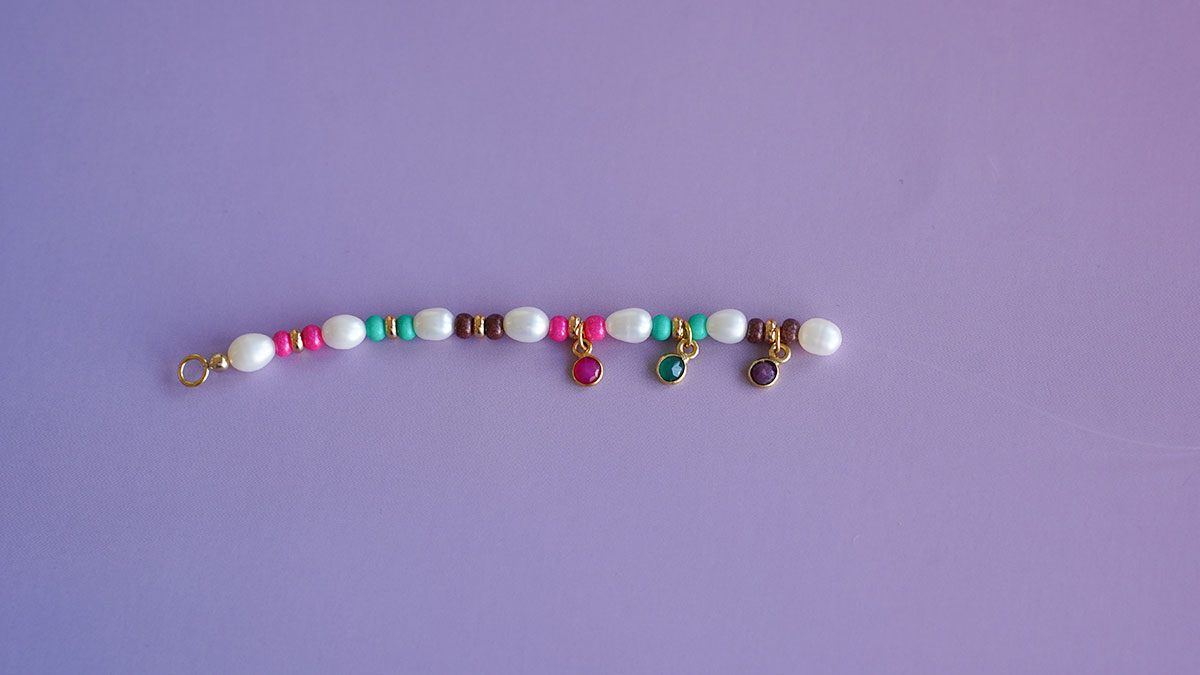 Bracelet avec rocailles colorées et perles d'eau douce : Etape 5