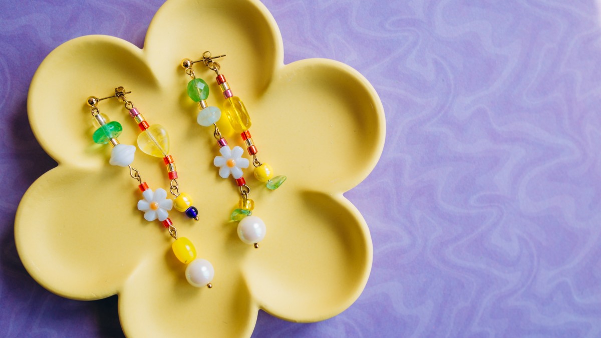 Schéma Boucles d'oreilles colorées & asymétriques