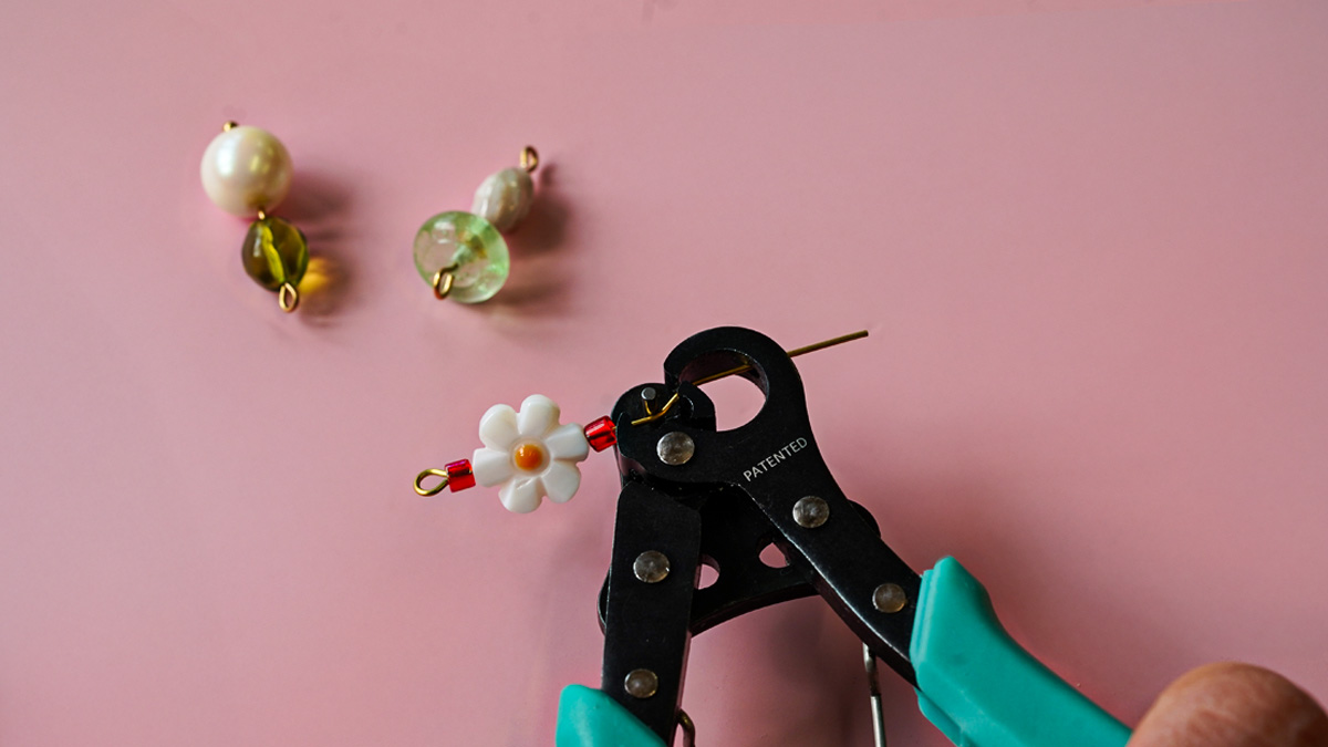 Boucles d'oreilles colorées & asymétriques : Etape 2