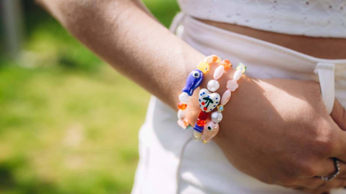 DIY : Trio de bracelets colorés en perles céramiques, Millefiori et Preciosa DIY : Trio de bracelets colorés en perles céramiques, Millefiori et Preciosa
