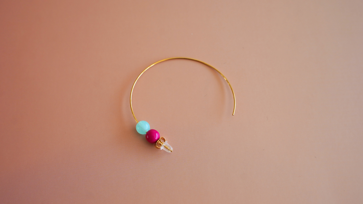 Boucles d'oreilles avec mix de perles colorées : Etape 1