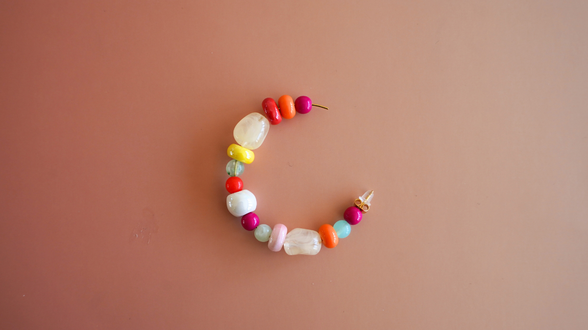 Boucles d'oreilles avec mix de perles colorées : Etape 6