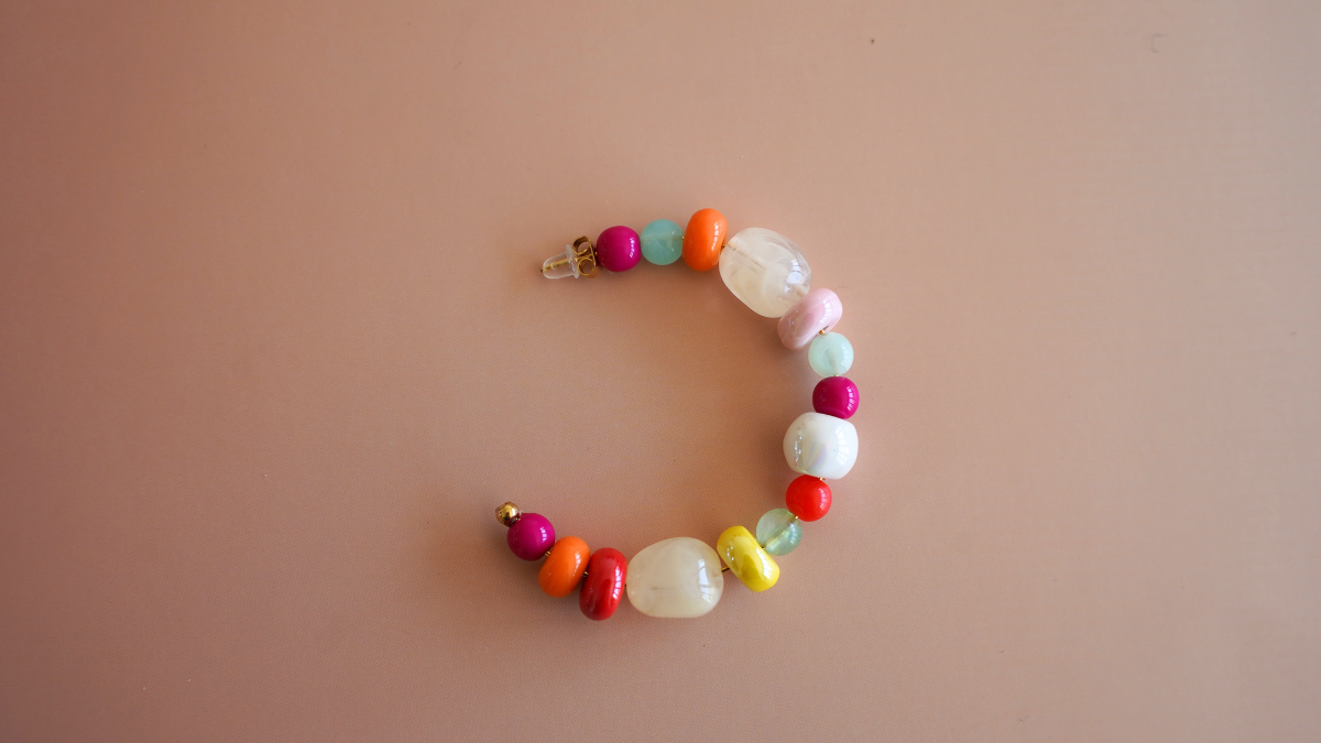 Boucles d'oreilles avec mix de perles colorées : Etape 7