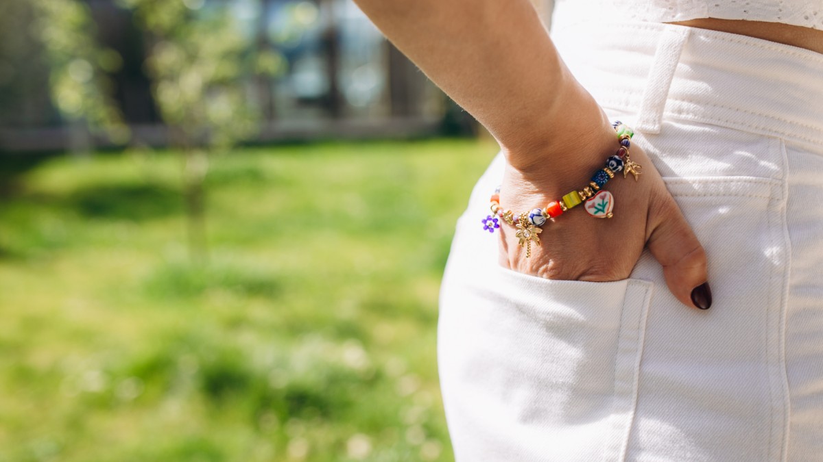 Bracelet multicolore perles en verre, acier et céramique