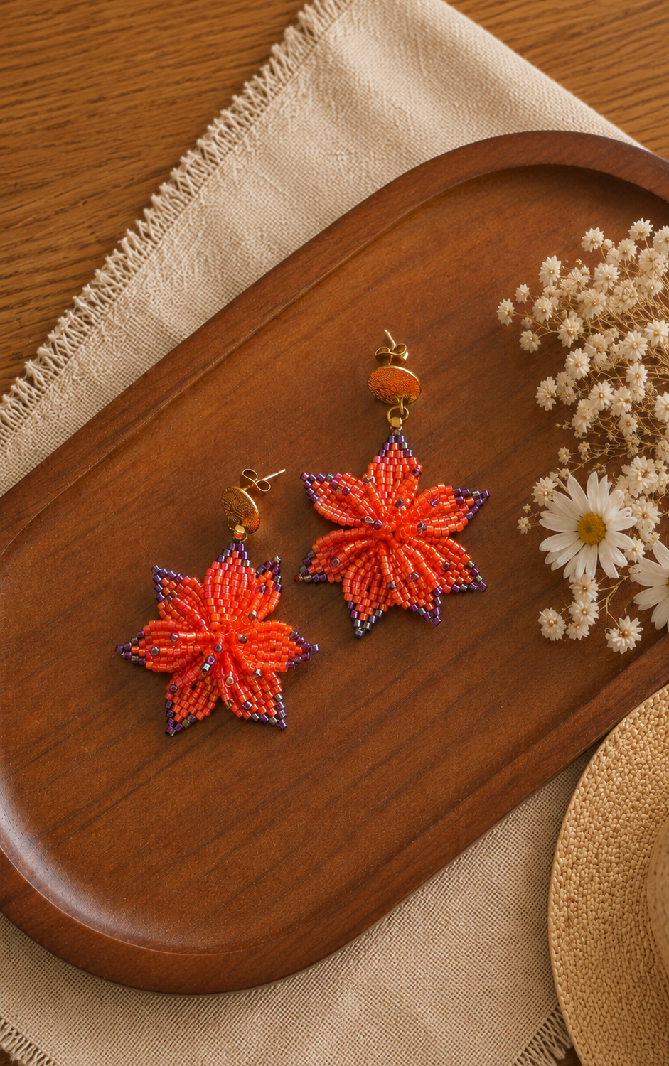 Boucles d'oreilles fleurs 7 pétales tissées