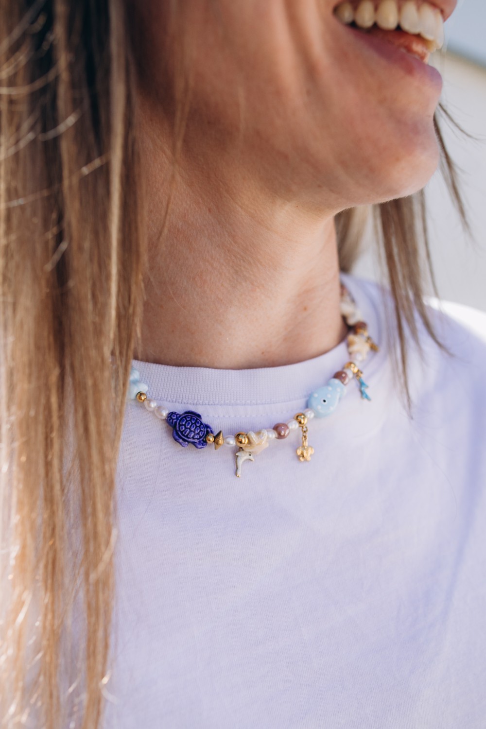 Collier avec perles céramiques et perles d'eau douce