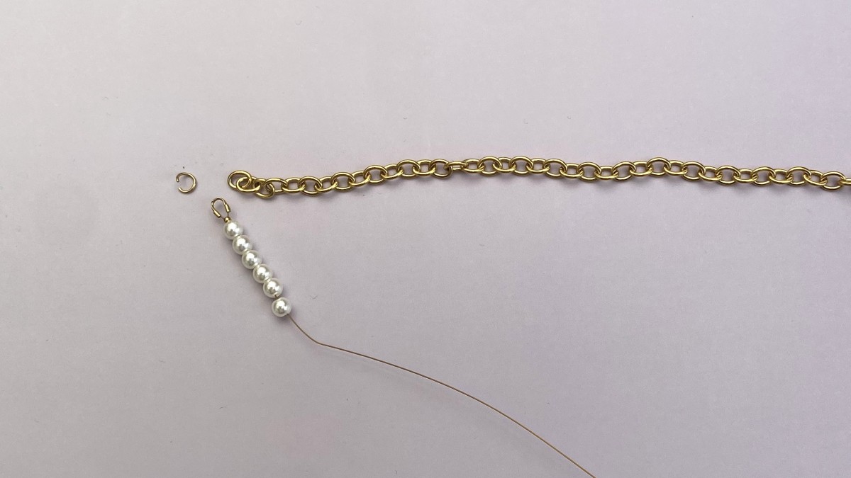 Collier citrons en acier inoxydable, imitations perles nacrées et perles en céramique : Etape 2