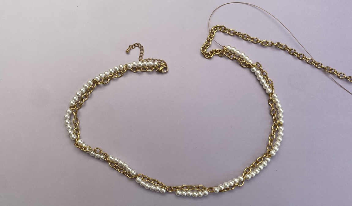 Collier citrons en acier inoxydable, imitations perles nacrées et perles en céramique : Etape 6