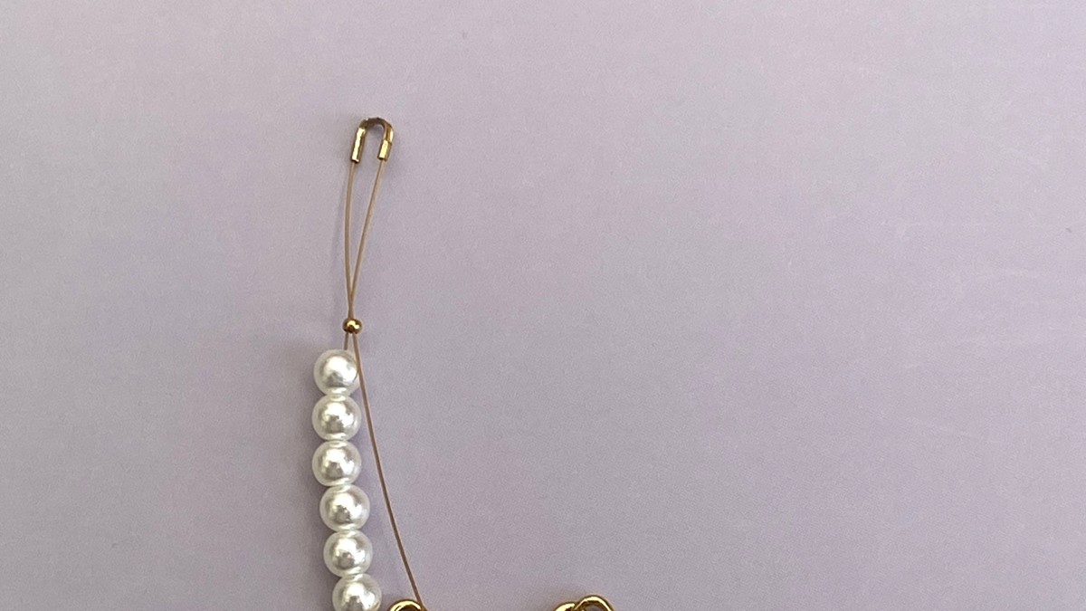 Collier citrons en acier inoxydable, imitations perles nacrées et perles en céramique : Etape 9