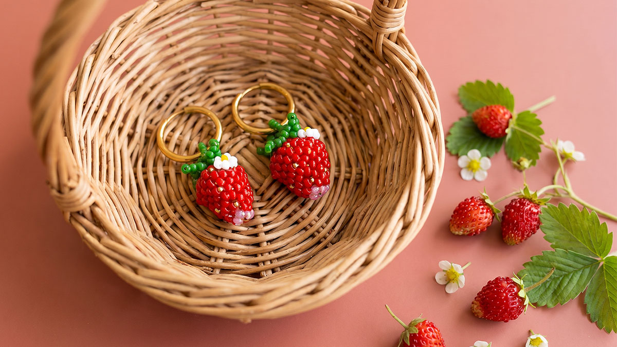 Tissage fraises 3D en peyote circulaire Tissage fraises 3D en peyote circulaire