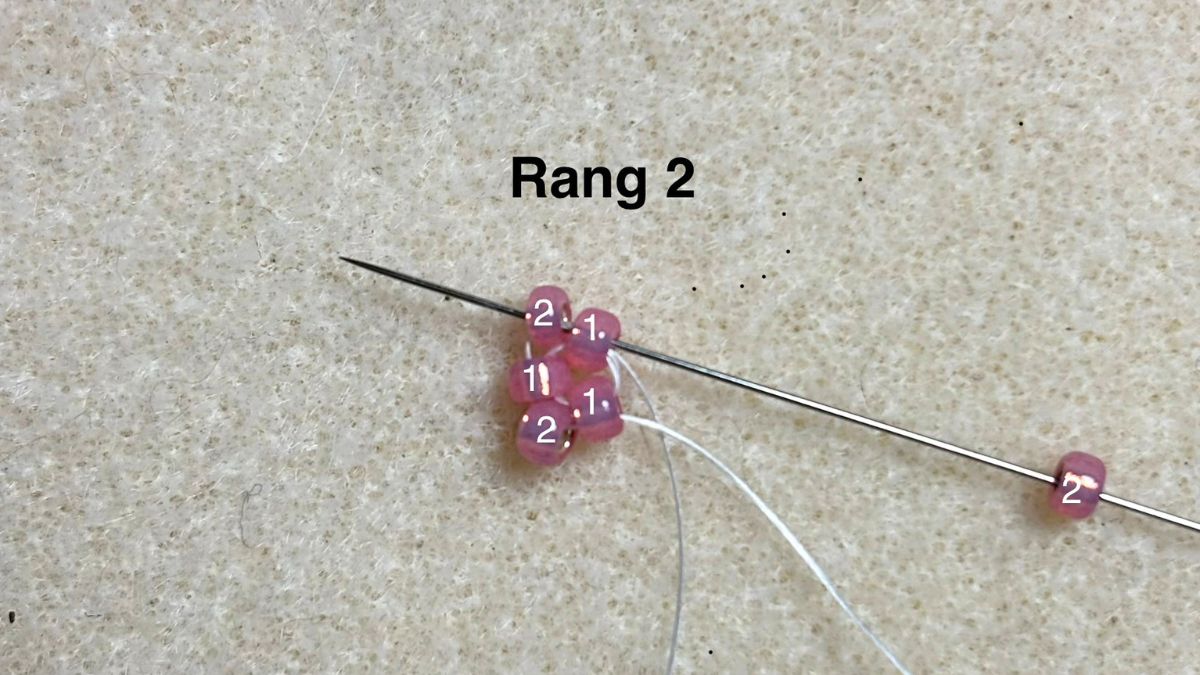 Tissage fraises 3D en peyote circulaire : Etape 2