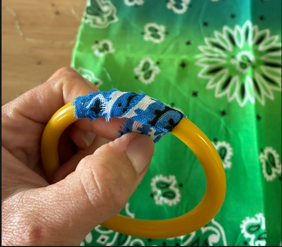 Bracelet jonc en bandana : Etape 3