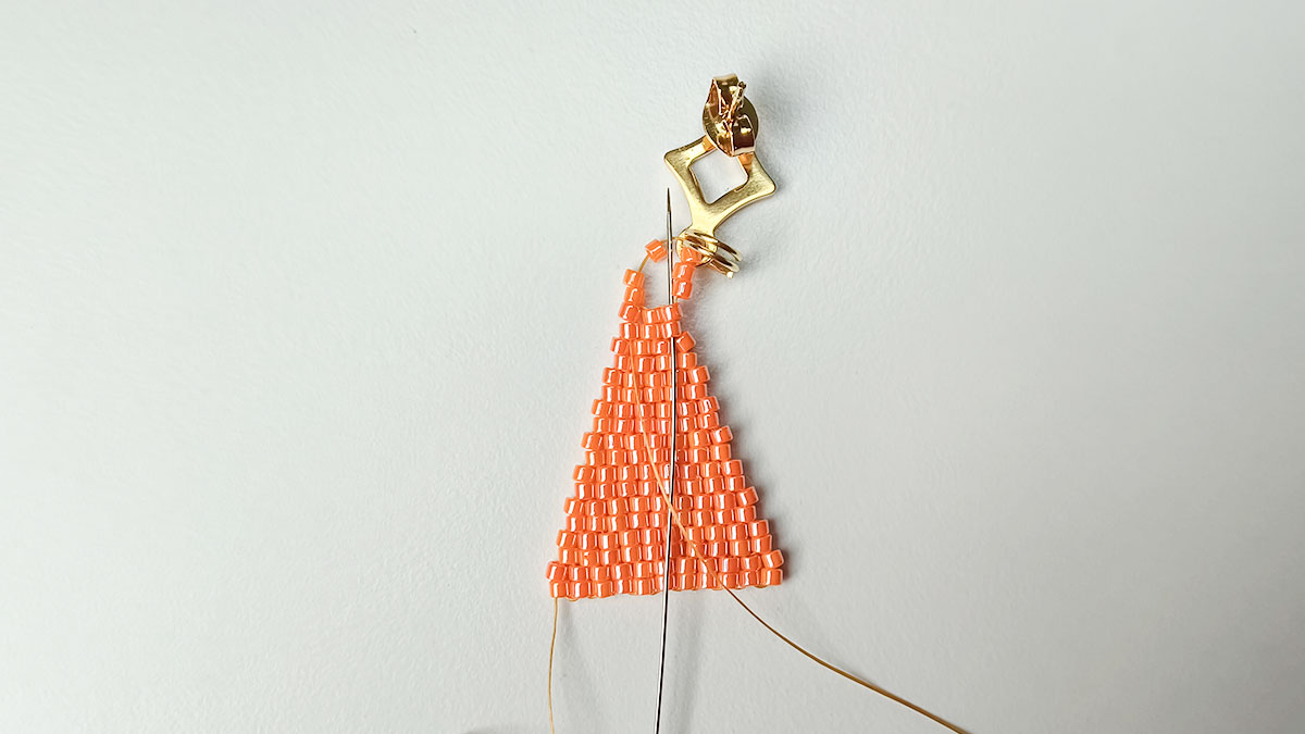 Boucles d'oreilles tissage en double brick stitch : Etape 10