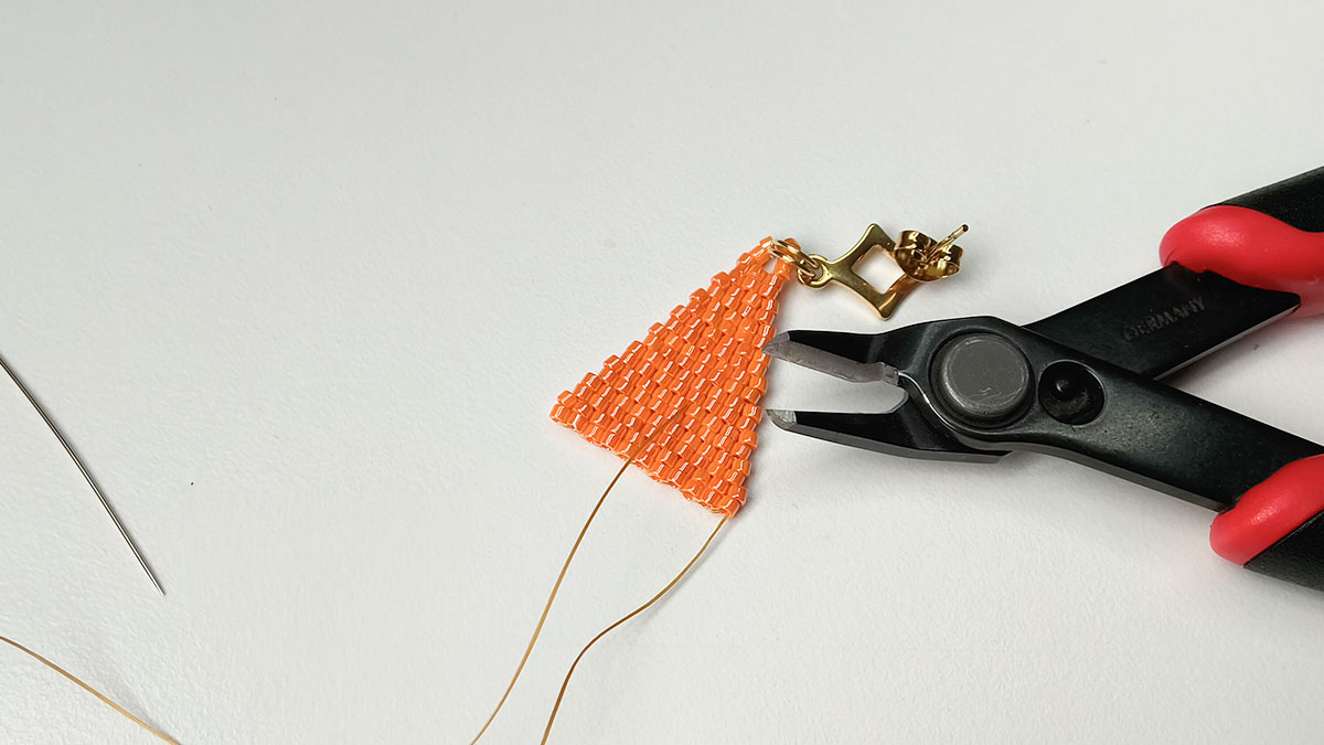 Boucles d'oreilles tissage en double brick stitch : Etape 11