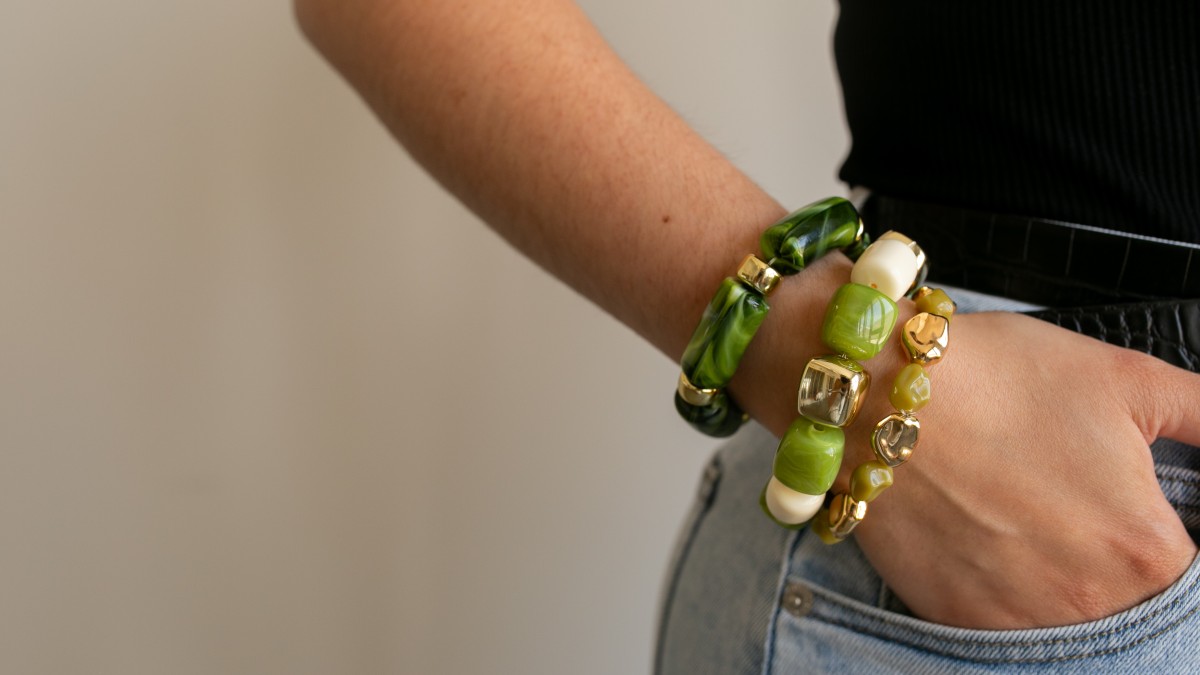 DIY Accumulation de bracelets camaïeu de vert