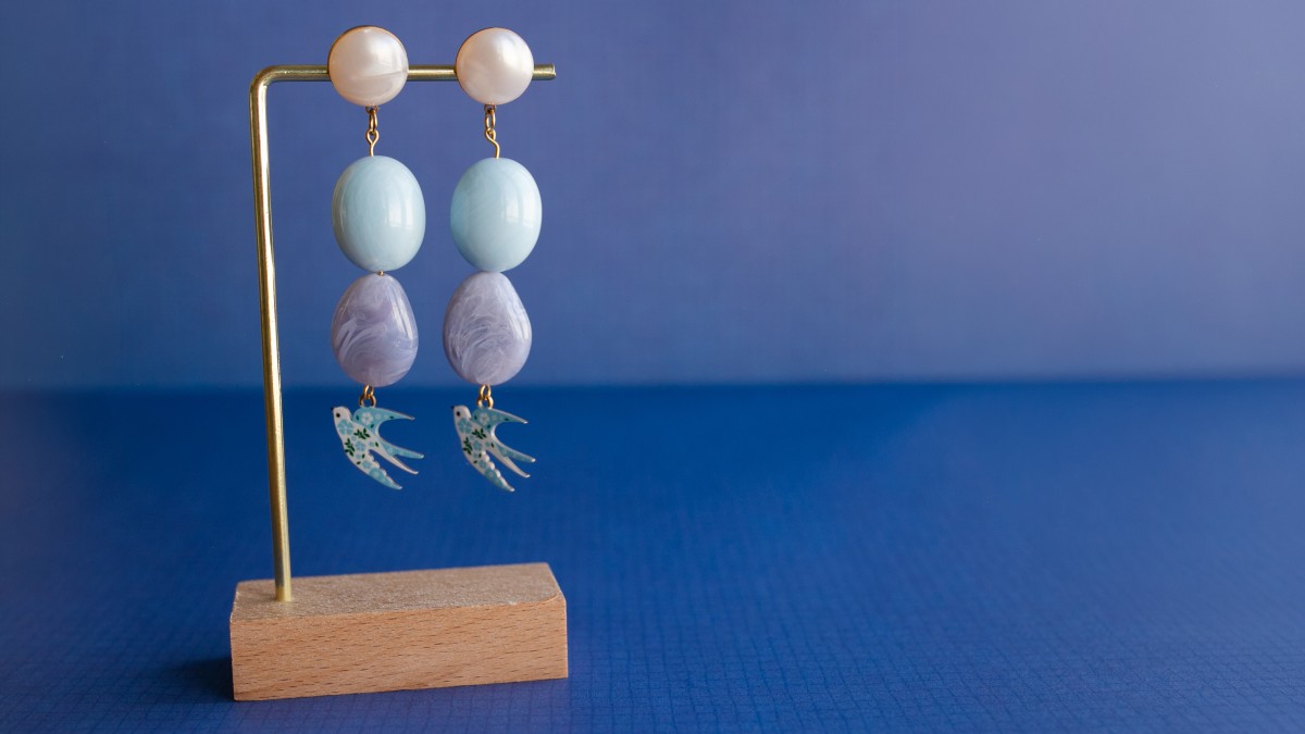 Schéma Tutoriel DIY : 3 modèles de boucles d'oreilles avec perles et cabochons en résine