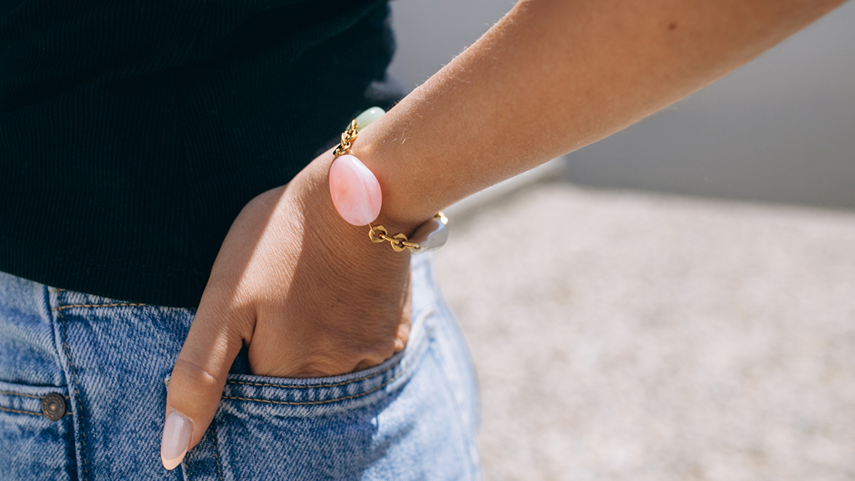 Schéma Tutoriel bracelet en perles résine et chaîne dorée