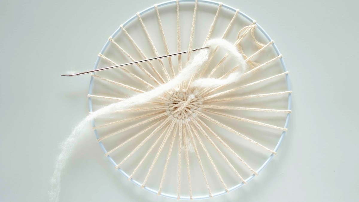 Tissage mural rond par Julie Robert : Etape 3