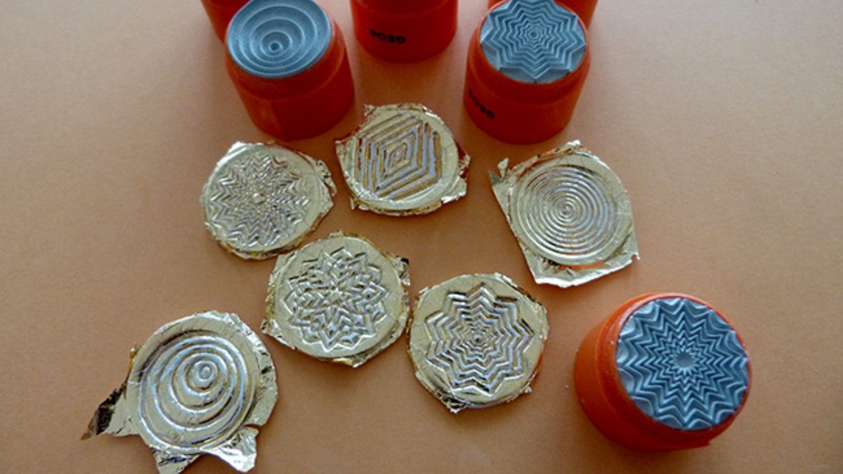 Porte bijoux poignées en pâte polymère Cernit et pochoir mandala : Etape 4 Porte bijoux poignées en pâte polymère Cernit et pochoir mandala : Etape 4