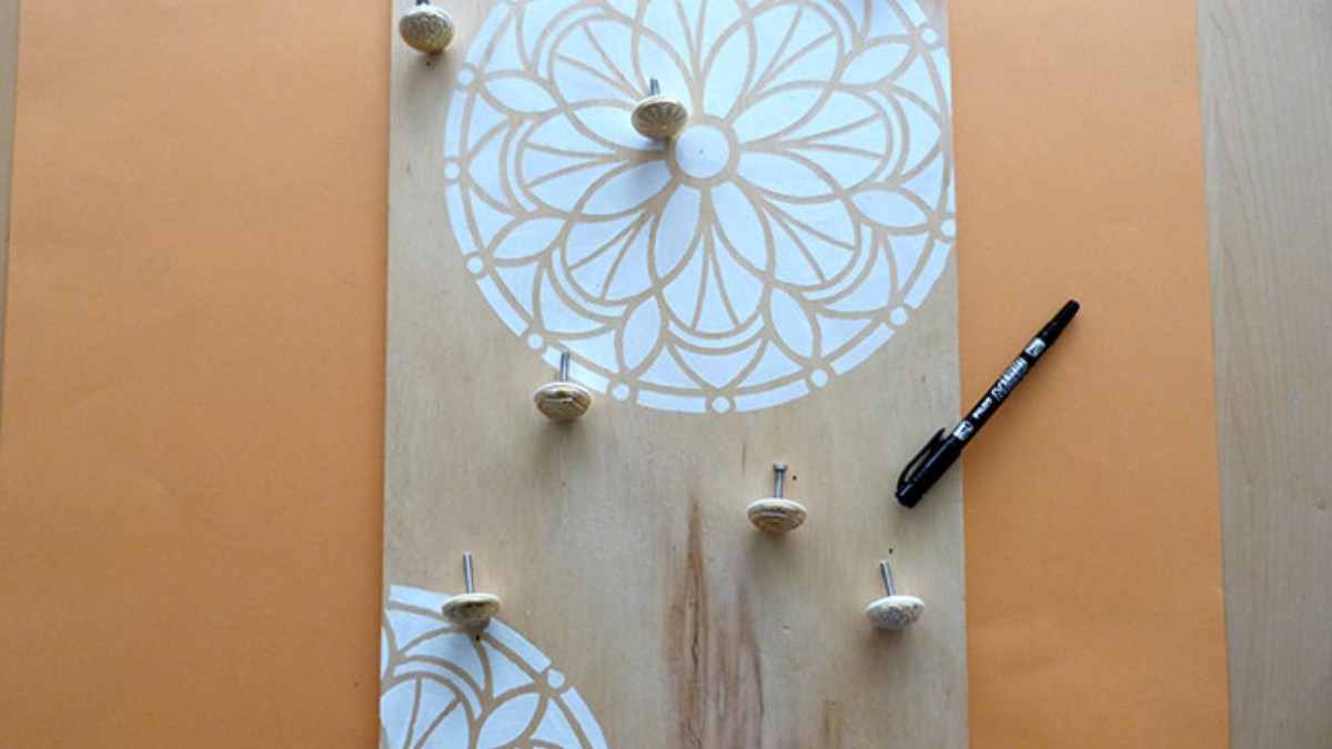 Porte bijoux poignées en pâte polymère Cernit et pochoir mandala : Etape 9 Porte bijoux poignées en pâte polymère Cernit et pochoir mandala : Etape 9