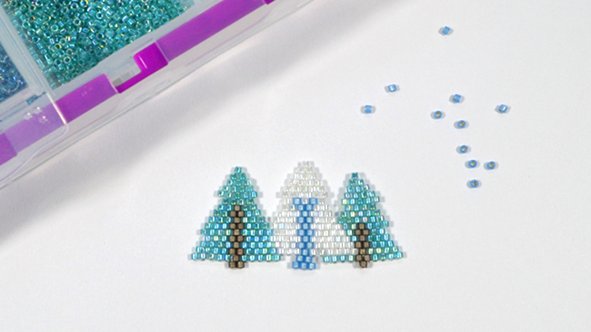 Schéma Motif sapins en tissage brick stitch avec des perles Miyuki ambiance Frozen Winter