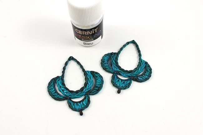 Boucles d'oreilles en Fimo imitation laine crochetée : Etape 15