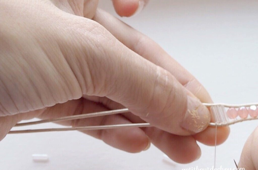 Bracelet wrap tendance avec Miyuki Quarter Tila, spike beads PureCrystal et Amos® par Puca® : Etape 6