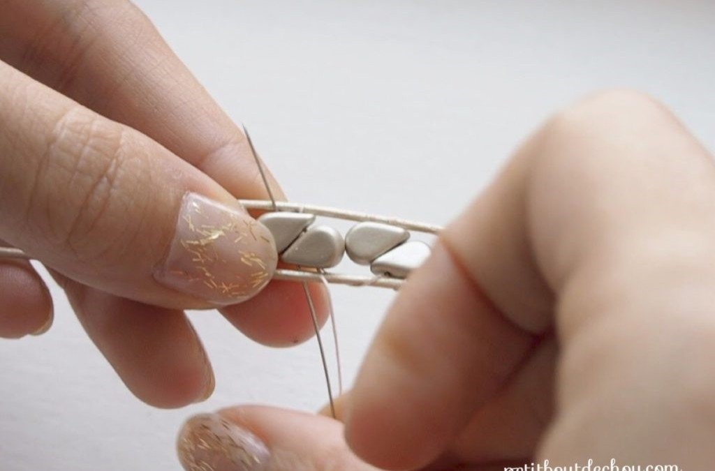 Bracelet wrap tendance avec Miyuki Quarter Tila, spike beads PureCrystal et Amos® par Puca® : Etape 9