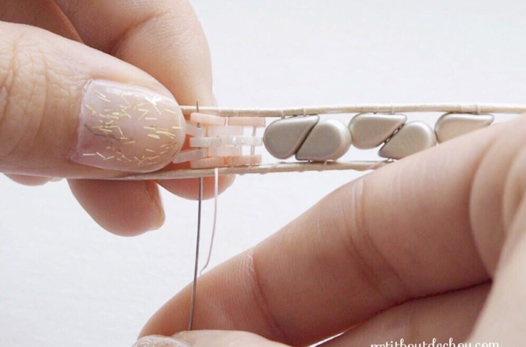 Bracelet wrap tendance avec Miyuki Quarter Tila, spike beads PureCrystal et Amos® par Puca® : Etape 12