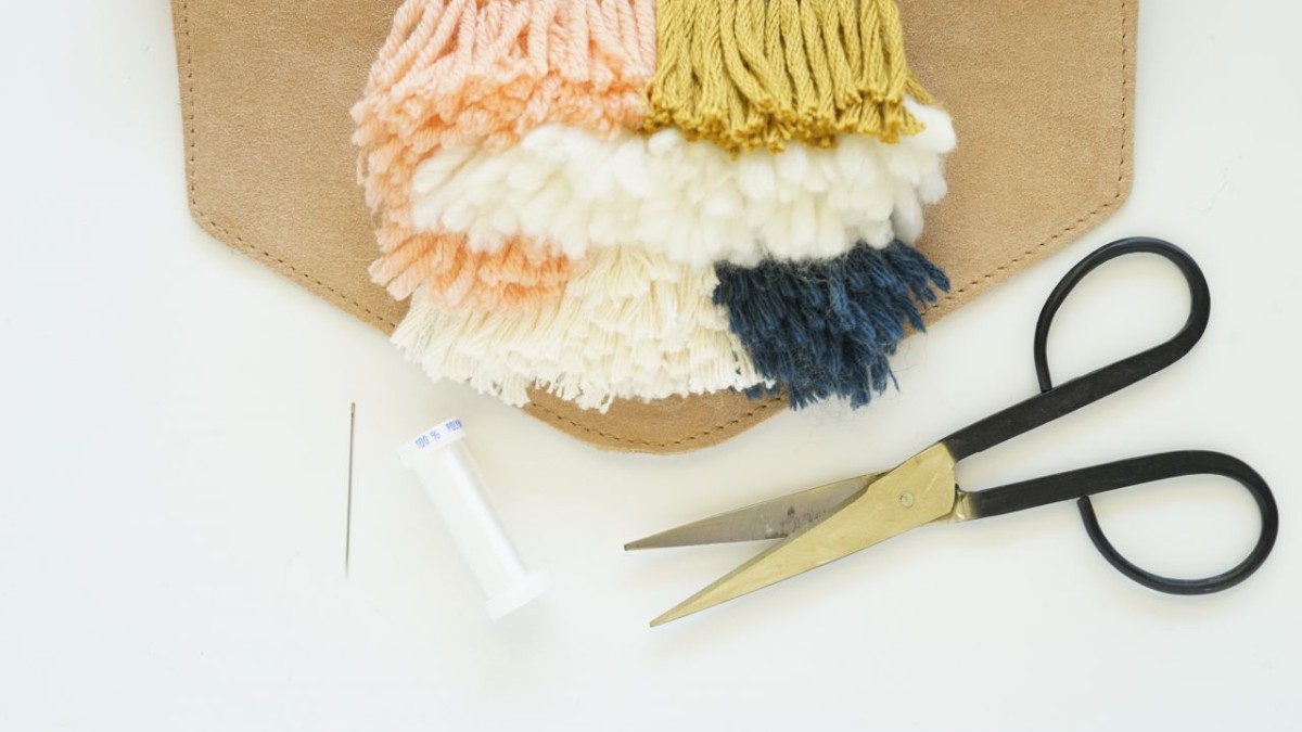 DIY facile : customisation d'une pochette au point noué par Julie Robert : Etape 11