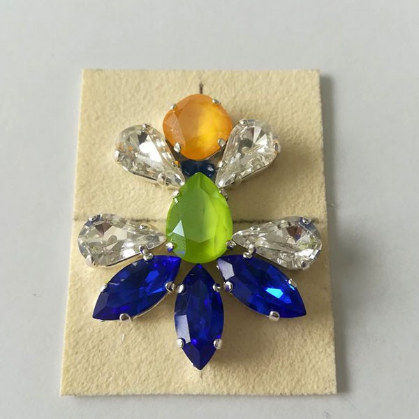 Boucles d'oreilles cabochons PureCrystal majestic blue, buttercup et lime : Etape 11