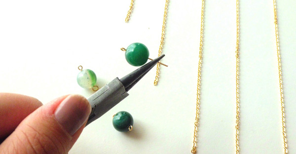 Décoration Mobile Mural bohème en pompons : Etape 3