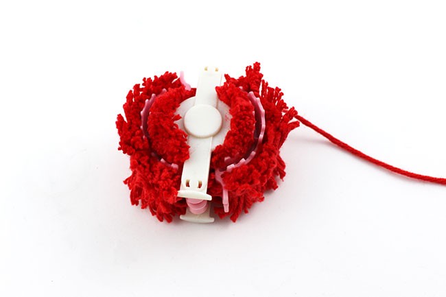 Bijou de sac pompon cœur en laine : Etape 8