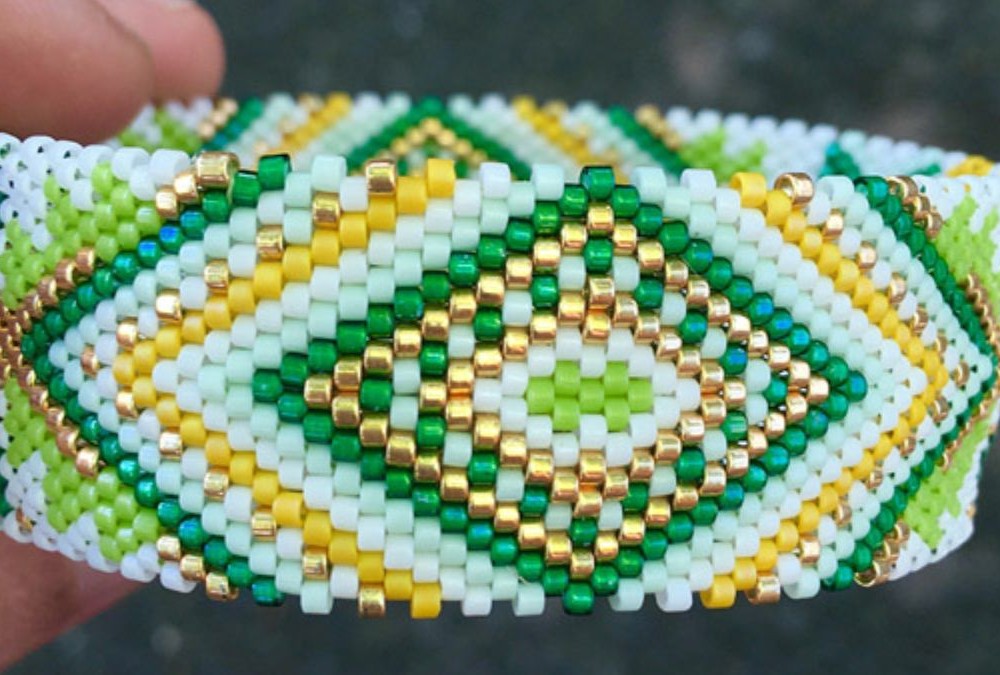 Schéma Bracelet bangle DIY tendance vert tissage peyote circulaire avec des perles de verre Miyuki Delicas