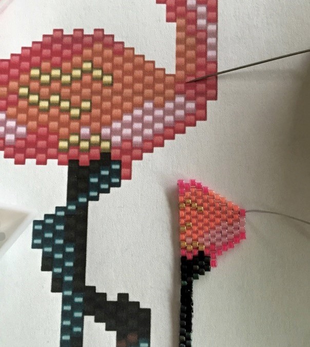 Tissage de perles motif flamant rose en Miyuki Delica : Etape 4